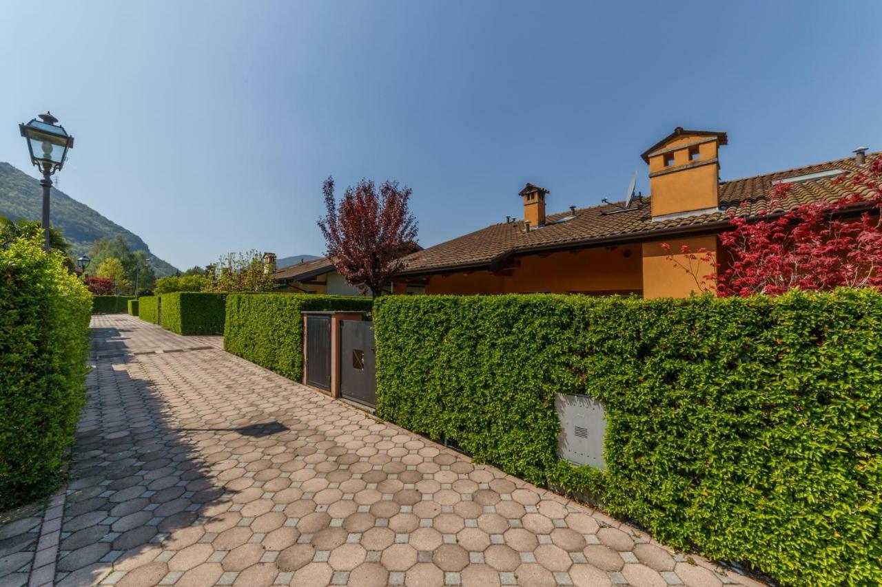 Monasterolo del Castello Casa Vacanza Residence Lago Di Endine מראה חיצוני תמונה