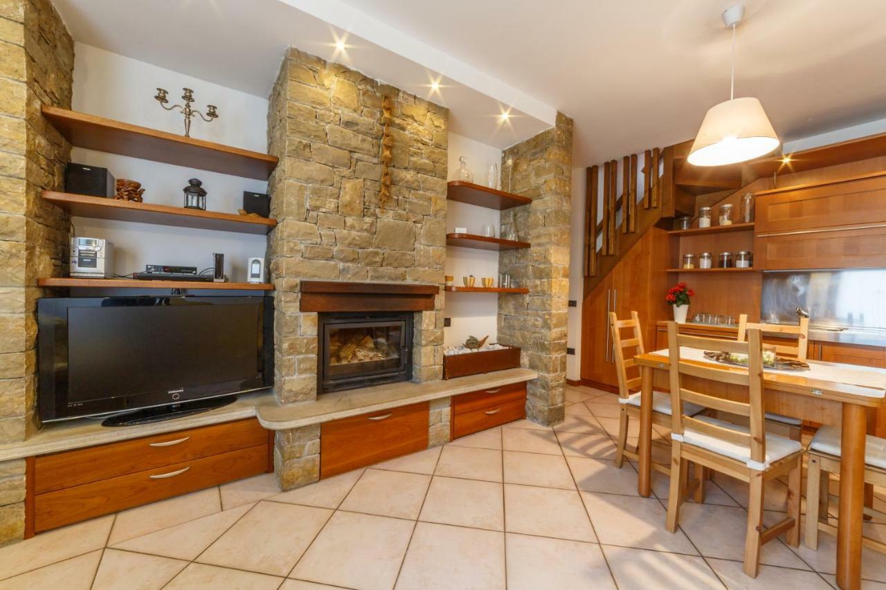 Monasterolo del Castello Casa Vacanza Residence Lago Di Endine מראה חיצוני תמונה