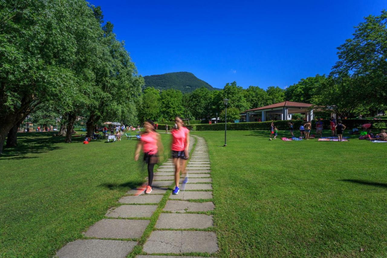 Monasterolo del Castello Casa Vacanza Residence Lago Di Endine מראה חיצוני תמונה